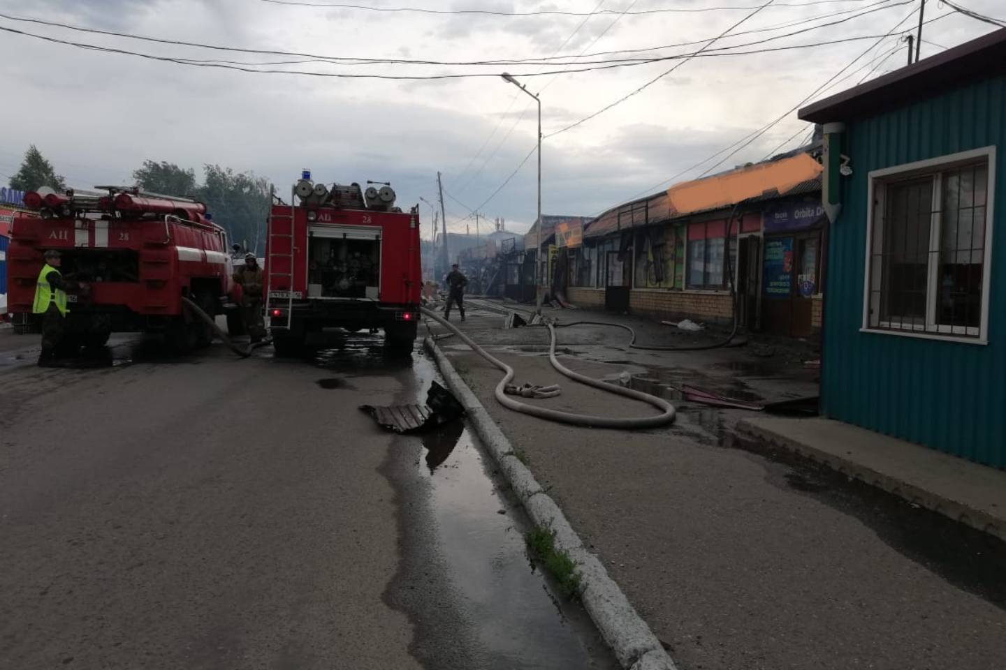 Усть-Каменогорск и ВКО / Рынок загорелся в Шемонаихинском районе Усть-Каменогорск и ВКО / Рынок загорелся в Шемонаихинском районе