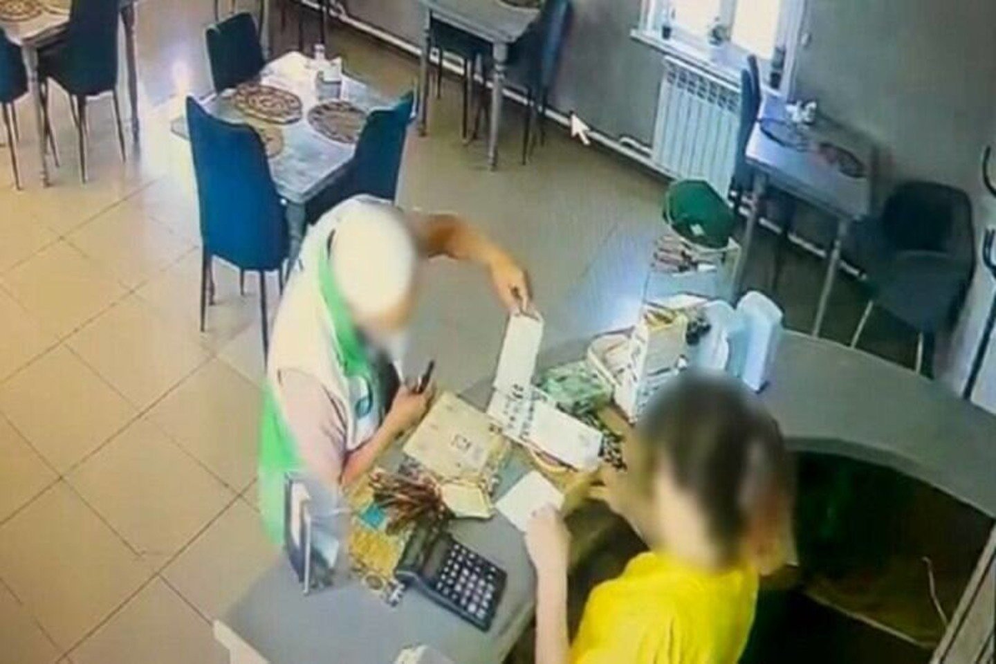 Усть-Каменогорск и ВКО / Діни брошюралар таратқан ШҚО тұрғыны енді айыппұл төлейді Усть-Каменогорск и ВКО / Діни брошюралар таратқан ШҚО тұрғыны енді айыппұл төлейді
