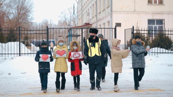 Усть-Каменогорск и ВКО / Жаяу жүргіншіні өткізіп, лайк ал! Усть-Каменогорск и ВКО / Жаяу жүргіншіні өткізіп, лайк ал!