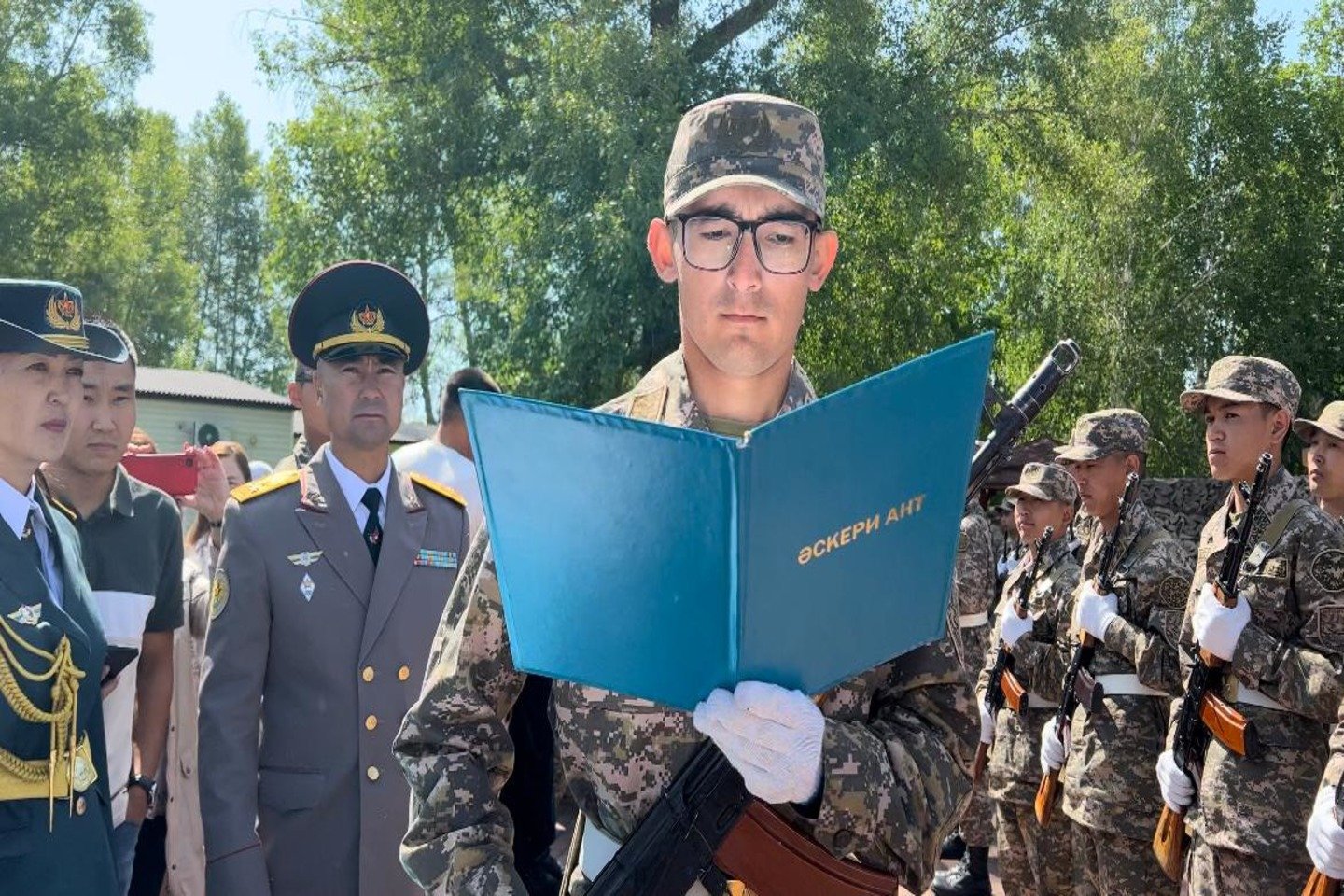 Усть-Каменогорск и ВКО / Биыл Өскеменде сарбаздардан ант қабылдау рәсімі ерекше орында өтті Усть-Каменогорск и ВКО / Биыл Өскеменде сарбаздардан ант қабылдау рәсімі ерекше орында өтті