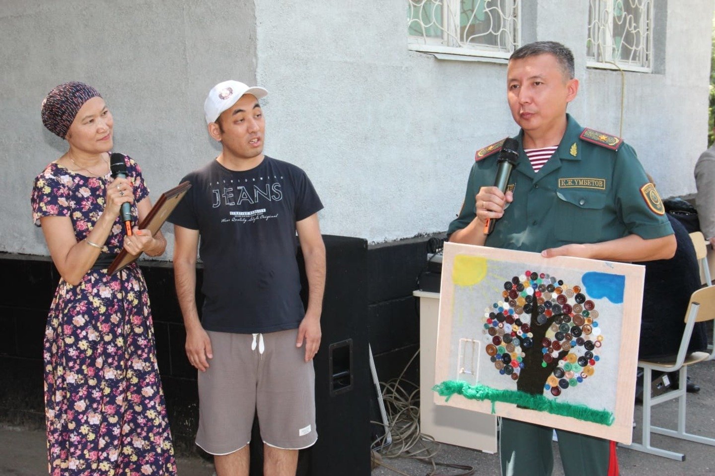 Усть-Каменогорск и ВКО / Әскерилер ерекше қажеттілігі бар балаларды қуантты
